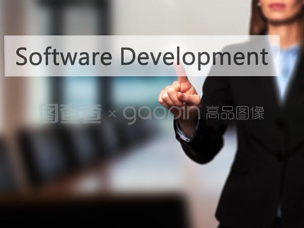 探索軟件開發(fā)新路徑 女商人按TOU按鈕，引領(lǐng)計(jì)算機(jī)軟件技術(shù)開發(fā)與銷售